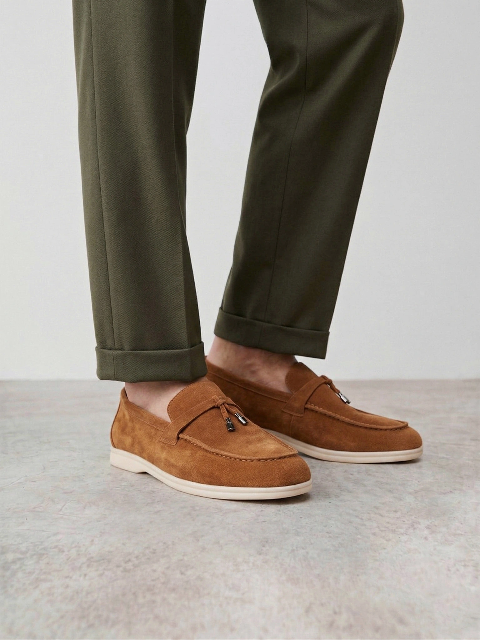 Туфли-лоферы  светло-коричневого цвета на низкой подошве